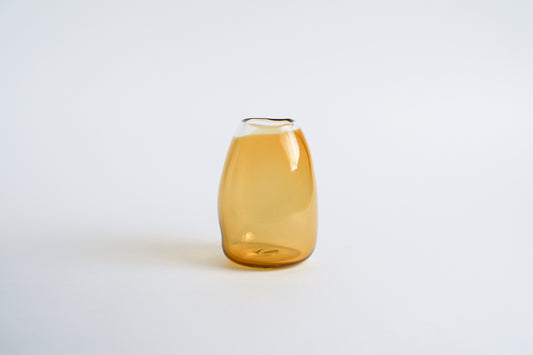曲線玻璃花瓶 淡琥珀 | Sazanami Glass