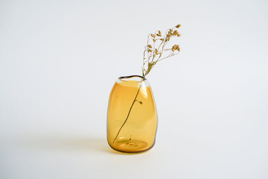 曲線玻璃花瓶 淡琥珀 | Sazanami Glass