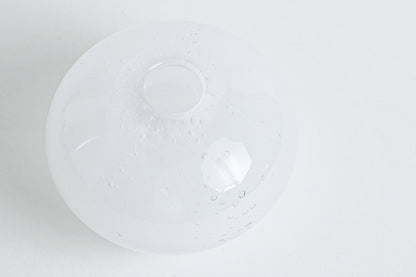 乳白玻璃小花器 一輪插 | Sazanami Glass
