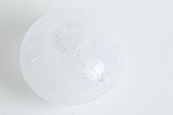 乳白玻璃小花器 一輪插 | Sazanami Glass