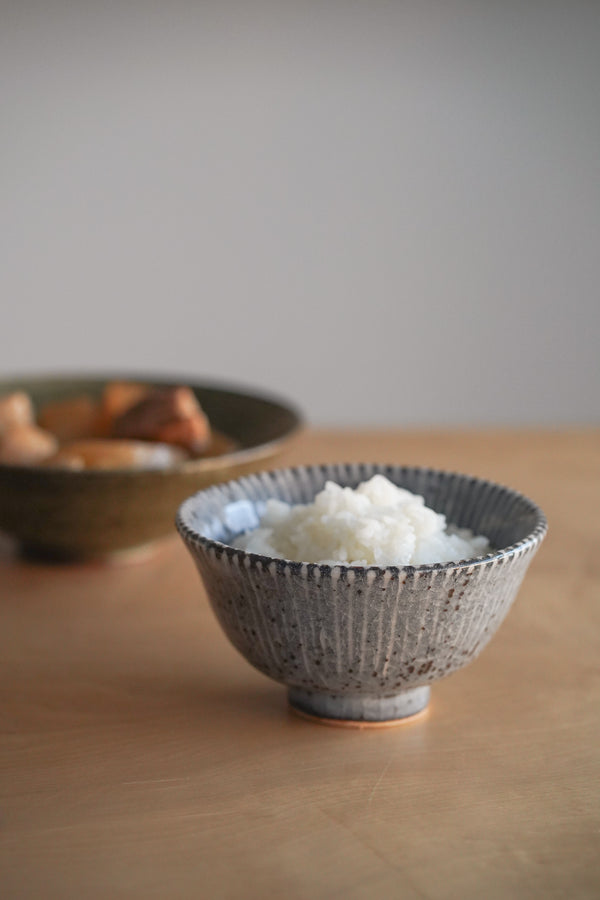 鼠志野釉十草茶泡飯碗 小丼碗 | 三浦繁久