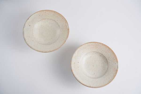 霧面白釉高台皿 | 山本一仁 (2025年12月)