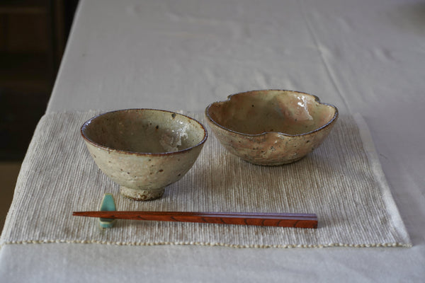 灰釉化粧三葉鉢 | 小辻真一