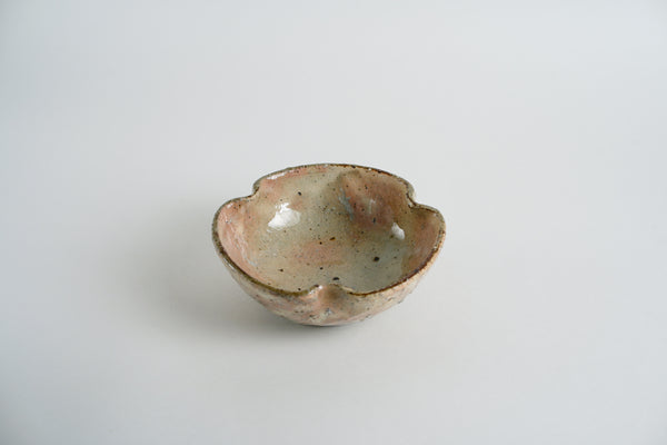 灰釉化粧三葉鉢 | 小辻真一