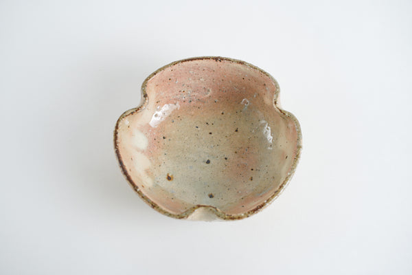 灰釉化粧三葉鉢 | 小辻真一