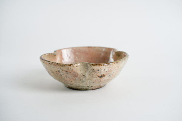灰釉化粧三葉鉢 | 小辻真一