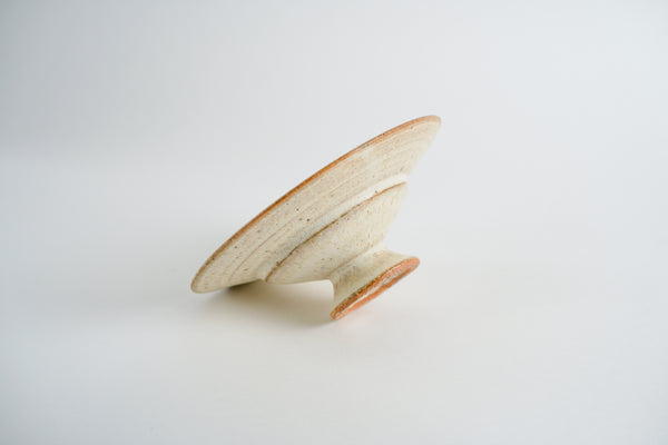 霧面白釉高台皿 | 山本一仁 (2025年12月)