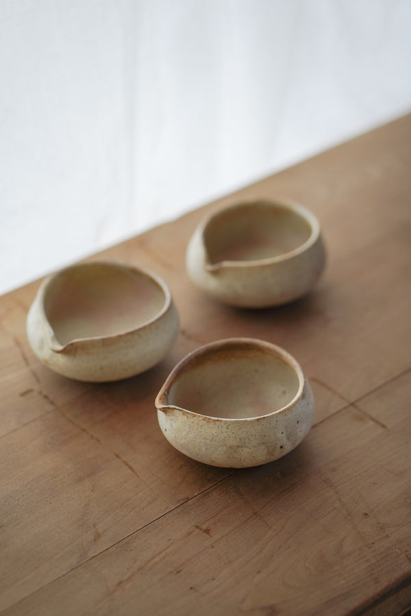 霧白化粧片口小鉢 | 山本一仁 (2025年12月)