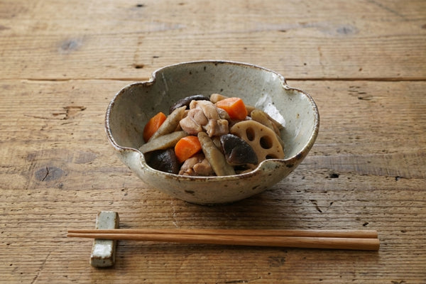 灰釉化粧四葉鉢 | 小辻真一