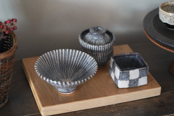 鼠志野釉市松圖案角小付 | 三浦繁久