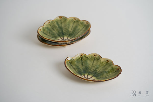 長青松葉小皿 | 加藤芳平