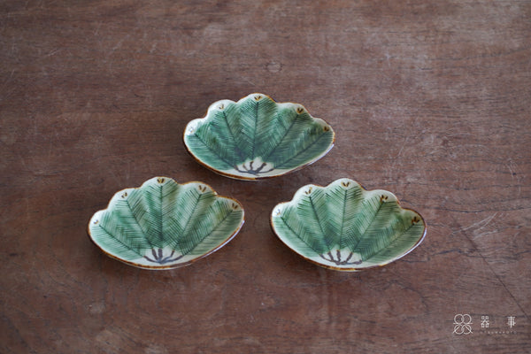 長青松葉小皿 | 加藤芳平