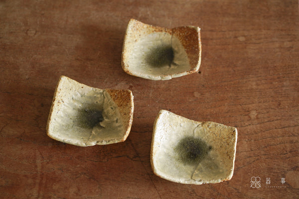 玻璃釉角豆皿 筷架 | 山本一仁 (2026年1月)