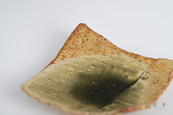 玻璃釉角小皿 | 山本一仁 (2026年1月)