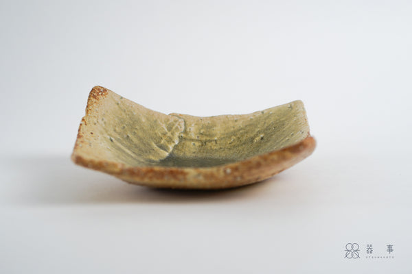 玻璃釉角小皿 | 山本一仁 (2026年1月)