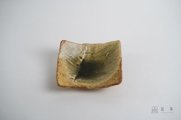 玻璃釉角小皿 | 山本一仁 (2026年1月)