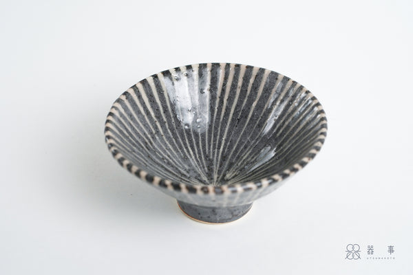 鼠志野釉十草飯碗 | 三浦繁久