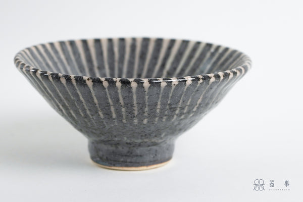 鼠志野釉十草飯碗 | 三浦繁久