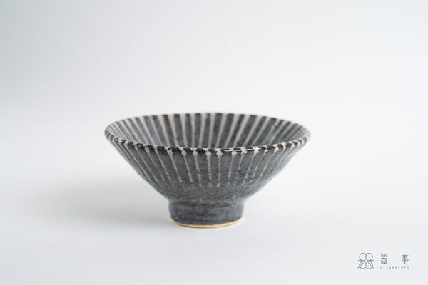 鼠志野釉十草飯碗 | 三浦繁久