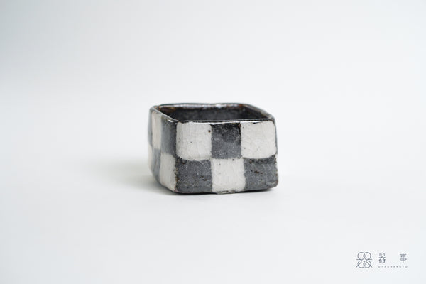 鼠志野釉市松圖案角小付 | 三浦繁久