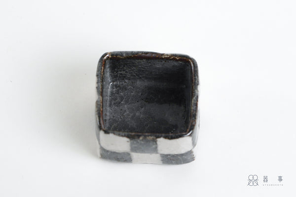 鼠志野釉市松圖案角小付 | 三浦繁久