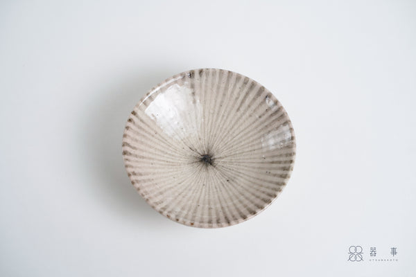 志野釉十草五寸皿 | 三浦繁久