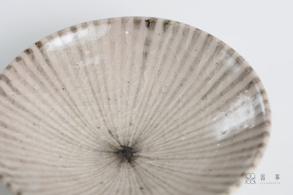 志野釉十草五寸皿 | 三浦繁久