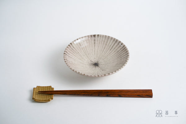 志野釉十草五寸皿 | 三浦繁久