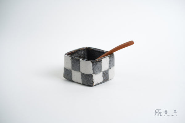 鼠志野釉市松圖案角小付 | 三浦繁久