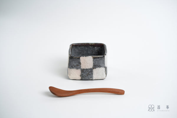 鼠志野釉市松圖案角小付 | 三浦繁久