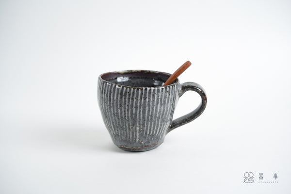 鼠志野釉十草馬克杯 | 三浦繁久