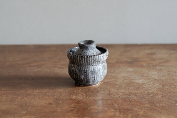 鼠志野釉十草蓋物 | 三浦繁久