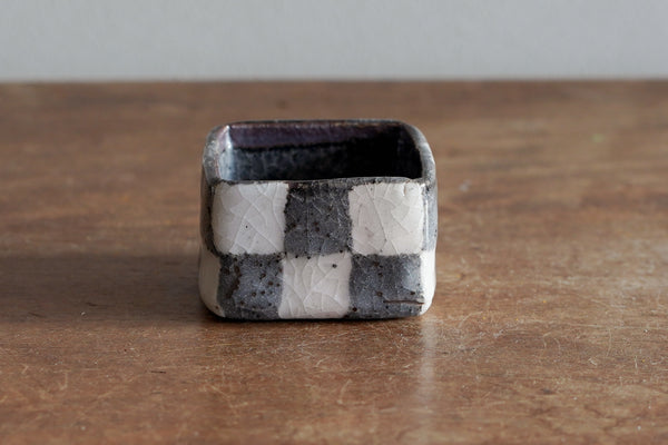 鼠志野釉市松圖案角小付 | 三浦繁久