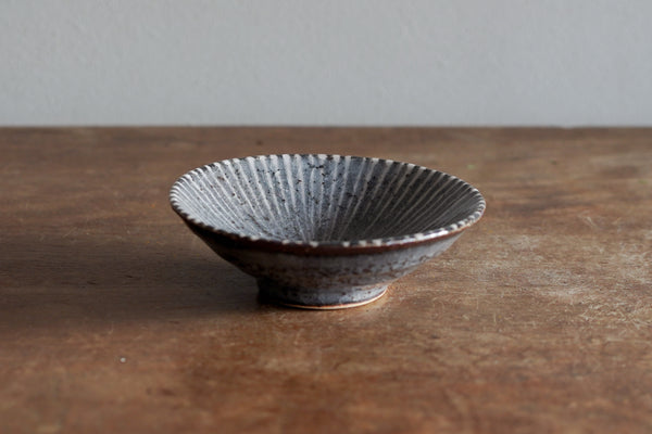 鼠志野釉十草五寸皿 | 三浦繁久