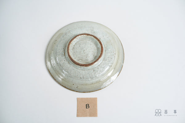 粉引青十草五寸緣皿 | 三浦繁久