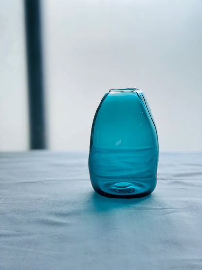 曲線玻璃花瓶 深藍 | Sazanami Glass